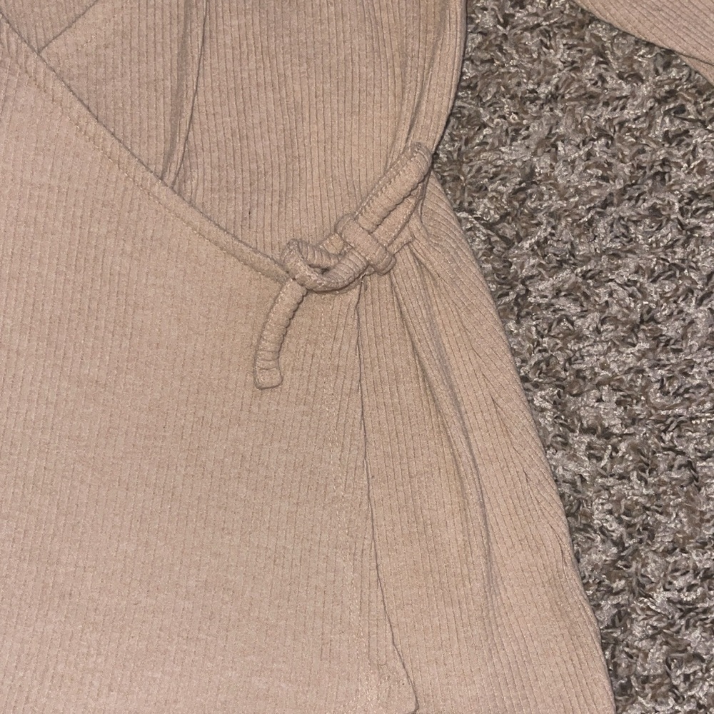 Old Navy Beige Wrap Blouse - Picture 4 of 9